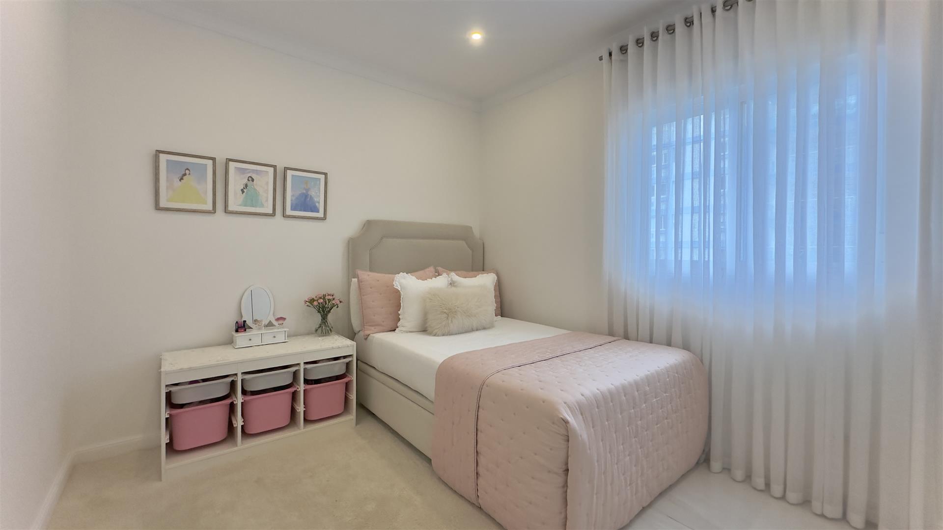 Image of Apartment - 3 Bedrooms - 2 Bathrooms for Sale in Marina Views-Gibraltar, Image 7